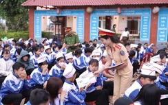 Lâm Đồng: Tuyên truyền pháp luật giao thông cho hơn 4.000 học sinh, giáo viên và giáo dân