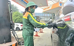 Chi đậm Quỹ bình ổn từ 4.000-5.000 đồng/lít, giá xăng dầu giữ nguyên