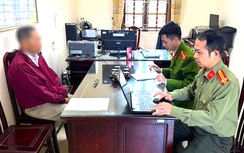 Công an Ninh Bình làm việc với người đăng tin sai sự thật về bầu cử trên Facebook