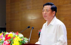 Minister Tran Hong Minh calls on Mien Tay Construction University to align training needs