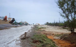 Tháo gỡ mặt bằng, đẩy nhanh dự án QL15D đoạn cảng Mỹ Thủy đến cao tốc Cam Lộ - La Sơn