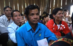 Cử tri làng biệt lập O2 ở Gia Lai nô nức bầu cử sớm