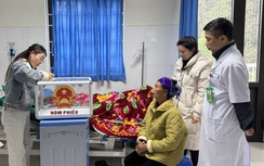 Cử tri vùng cao, hải đảo nô nức đi bầu cử từ sáng sớm