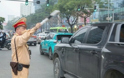 CSGT hướng dẫn xác định loại xe bán tải bị cấm vào nội đô theo giờ ở Hà Nội