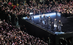 BTS xúc động chia sẻ trước hơn 40.000 khán giả trong ngày tái xuất