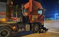 Bản tin TNGT 24/3: Xe máy điện va chạm ô tô đầu kéo tại Quảng Trị, một người tử vong