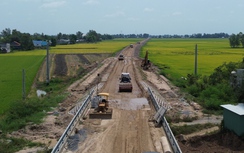 Đồng Tháp: Thiếu vật liệu, tuyến đường hơn 2.100 tỷ đồng nguy cơ lỡ hẹn thông xe