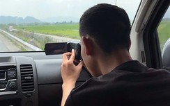 CSGT hóa trang ghi hình trên cao tốc, hơn 100 ô tô chạy quá tốc độ bị phạt nguội