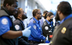 Làm việc không lương, nhân viên an ninh vận tải Mỹ đối mặt nguy cơ bị đuổi khỏi nhà