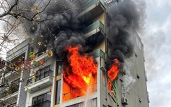 Cháy nhà 4 tầng ở Quảng Ninh, khói đen bốc ngùn ngụt