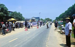 Quảng Trị: Va chạm với ô tô, một thiếu niên đi xe máy điện tử vong