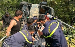 Xe 29 chỗ lao xuống vực ở Tam Đảo, 7 người bị thương phải nhập viện