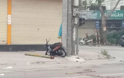 Xe máy vượt đèn đỏ tông trúng ô tô, một người tử vong