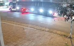 Tông vào chó băng qua đường, hai thanh niên bị đa chấn thương