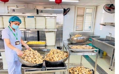 Hà Nội vào cuộc rà soát toàn diện bữa ăn bán trú học đường