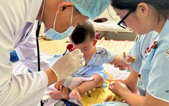 Bộ Y tế hỏa tốc yêu cầu tăng cường phân loại điều trị, kiểm soát lây nhiễm tay chân miệng