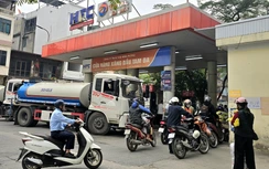 Sản lượng bán xăng dầu tăng vọt, nguồn cung vẫn đảm bảo