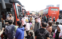 Xăng dầu tăng giá, doanh nghiệp vận tải lo bù lỗ