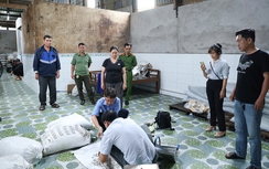 An Giang: Bắt quả tang cửa hàng trộn gần 30 tấn phân bón chưa được phép lưu hành