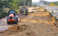 Gỡ vướng mặt bằng, thi công đồng bộ nút giao cao tốc Cam Lộ - La Sơn