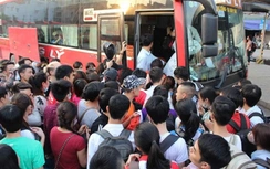 Lễ 30/4 cận kề: Bến xe Hà Nội kích hoạt cao điểm vận tải hành khách