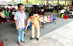 Tây Ninh siết chặt sát hạch lái xe, kiểm tra thiết bị điện tử để ngăn chặn gian lận