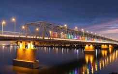 Hà Tĩnh: Bàn giao mặt bằng thi công đèn trang trí, lưới an toàn cầu Bến Thủy 1