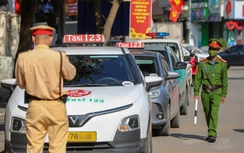 Hà Nội: Mở cao điểm xử lý xe dừng đỗ sai quy định, tăng cường phạt nguội