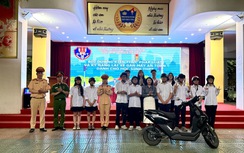 Hà Nội tuyên truyền, hướng dẫn lái xe an toàn cho gần 5.000 học sinh, sinh viên