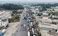 Quốc lộ 51 qua Đồng Nai ùn tắc, hàng dài phương tiện nhích từng chút