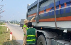 Nghệ An: Rà soát, kiểm tra hơn 2.200 xe tải và sơ-mi rơ-moóc tự đổ trên 15 tấn