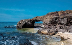 Đi tắm ở đảo Lý Sơn, 3 học sinh bị đuối nước, một em tử vong