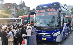 Đi lại dịp nghỉ lễ: Vé máy bay còn nhiều, tàu xe “cháy” chặng dài
