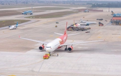 Áp phụ thu nhiên liệu, chia sẻ gánh nặng giữa hãng bay và hành khách