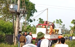 Nghệ An: Phát hiện nam sinh lớp 8 tử vong trên cột điện