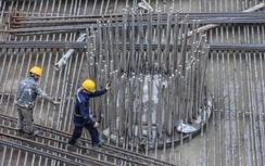 Ổn định lao động xây dựng: Cần đòn bẩy từ cải cách tiền lương và phúc lợi