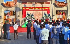 Hàng nghìn người dân Cà Mau dâng hương tại đền thờ Vua Hùng