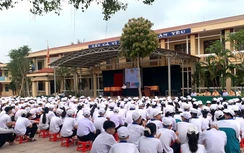 Học sinh nhiều trường ở Ninh Bình được CSGT trực tiếp hướng dẫn phòng chống đuối nước