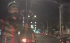 Công an làm việc với 2 người đàn ông chặn đầu ô tô, đập kính ở Vĩnh Long