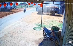 Chú rể bị thương do vướng dây nối giữa hai xe tải căng ngang đường ở Đắk Lắk