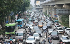 Hà Nội: Tai nạn giao thông giảm nhưng ùn tắc vẫn phức tạp
