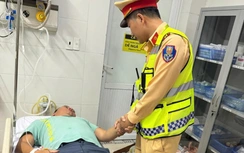 Nghệ An: CSGT kịp thời đưa lái xe đột quỵ đi cấp cứu trong đêm 30/4