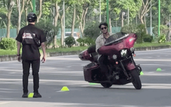 Hà Nội: Tài xế biểu diễn xe phân khối lớn ở Mai Chí Thọ bị phạt hơn 10 triệu đồng