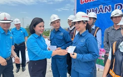 Lan tỏa yêu thương Tháng Công nhân: Công đoàn Xây dựng VN trao hàng trăm suất quà ý nghĩa
