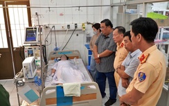 Kịp thời thăm hỏi nạn nhân vụ chìm ghe trên sông Lương Thế Trân ở Cà Mau