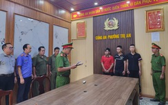 Khởi tố 4 thanh niên ném "bom xăng" vào nhà dân lúc nửa đêm
