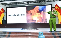 Hà Nội tăng cường hướng dẫn kỹ năng phòng cháy chữa cháy tại các trường học