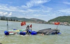 Nghệ An: Kịp thời ứng cứu 2 ngư dân gặp nạn do chìm tàu trên biển