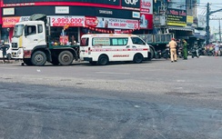 Gia Lai: Va chạm ô tô tải đang chuyển hướng, người phụ nữ đi xe đạp điện tử vong tại chỗ