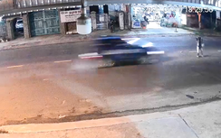 Đắk Lắk: Đi bộ sang đường, người đàn ông bị taxi tông tử vong